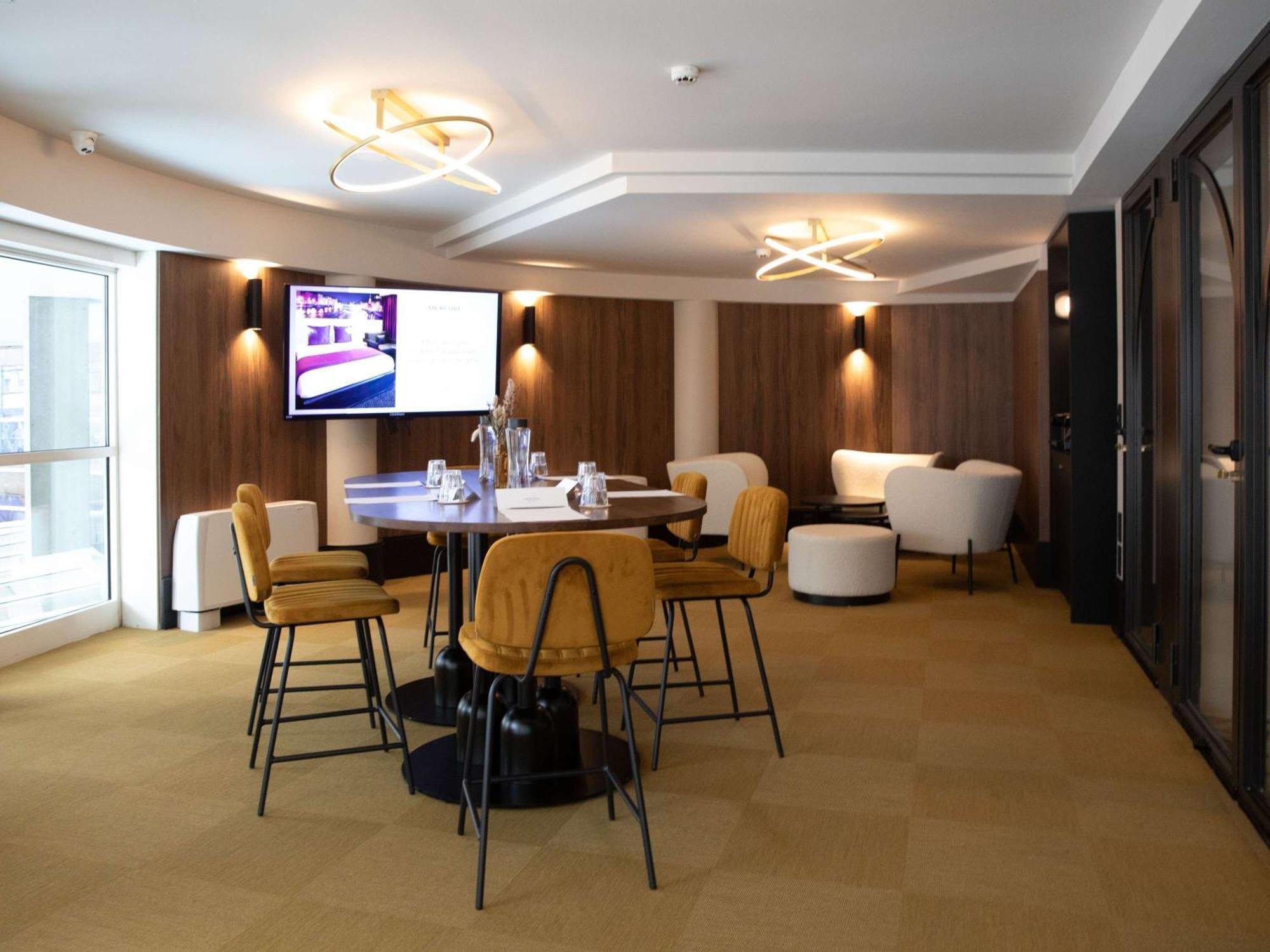 וילאורבן Hotel Mercure Lyon Centre Charpennes מראה חיצוני תמונה